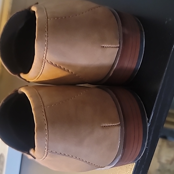 STUNNING GOODFELLOW & CO SUEDE LIKE TAN LOAFERS - Picture 3 of 5